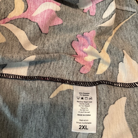 Lularoe 2XL Black Magenta Pink Yellow Blue Floral Linda Batwing Dolman Top PZ - Picture 7 of 8